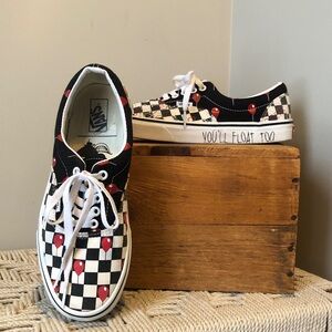 Vans x It House of Terror Pennywise skate shoes